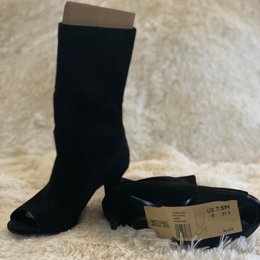 New Michael Kors (No Box)
Elaine Open Toe Bootie